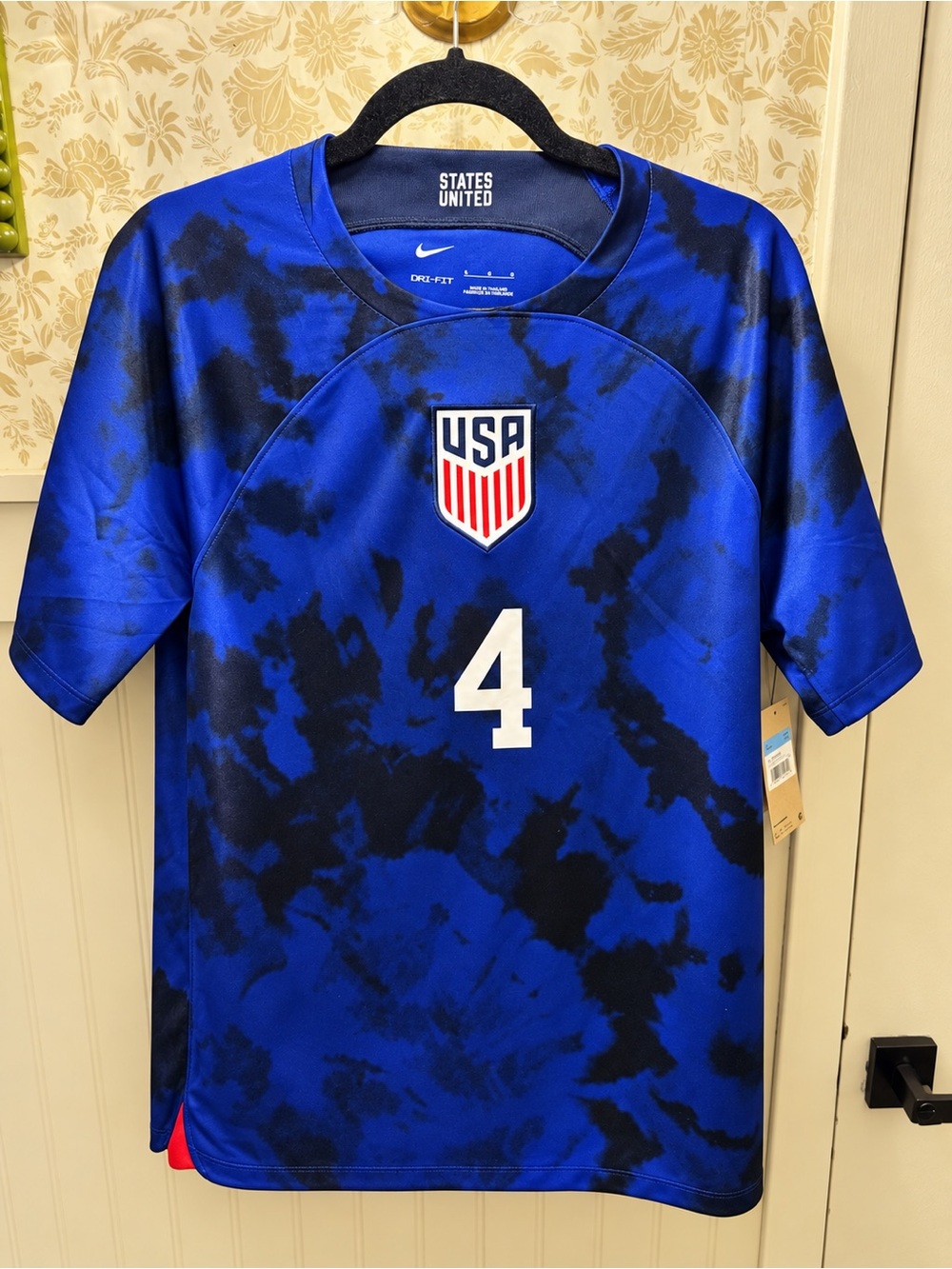 NWT Nike USA USMNT Tyler Adams #4 2022/23 Away Soccer Jersey Men’s M